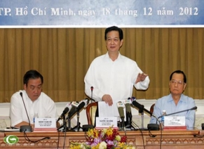 នាយករដ្ឋមន្ត្រី​ Nguyen Tan Dung ជួបធ្វើការ​ជាមួយថ្នាក់ដឹកនាំទីក្រុងហូជីមិញ